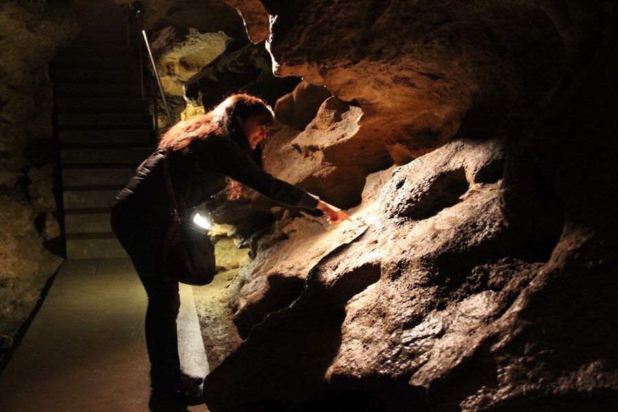 Budapest: Semlő-hegyi & Pál-völgyi Caves Guided Walking Tour - Is this suitable for families and older visitors?