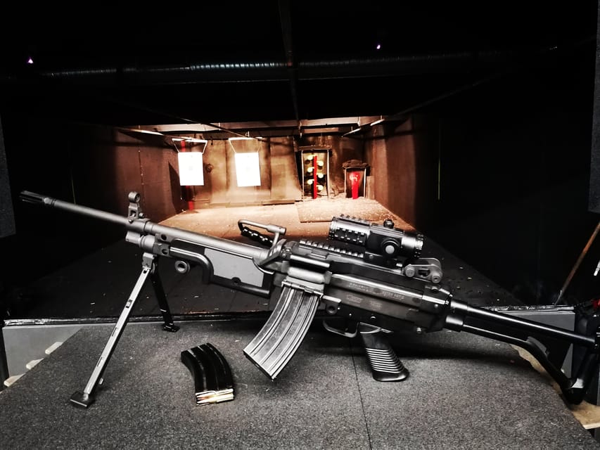 Budapest: Shooting Experience for Couples, The Perfect Date - What the one-hour Budapest shooting session is like