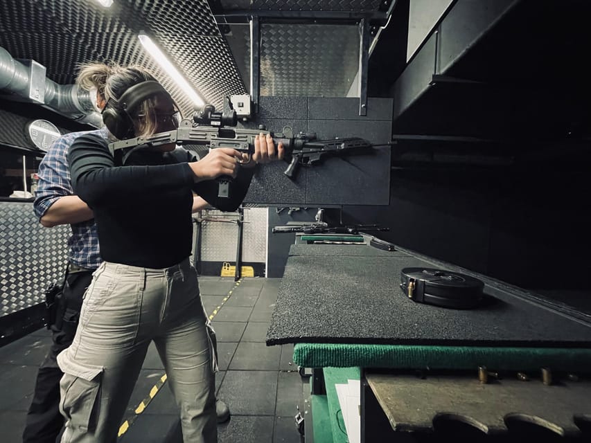 Budapest: Shooting Experience for Couples, The Perfect Date - The firearms: from the CZ 512 to the AK-47