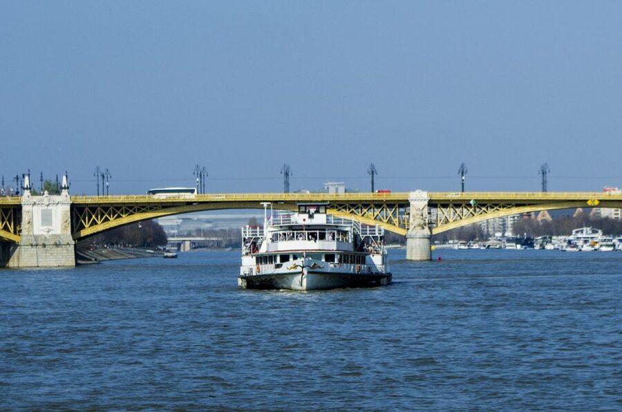 Budapest: Sightseeing Cruise on the Danube - Daylight, sunset, or fully lit Budapest