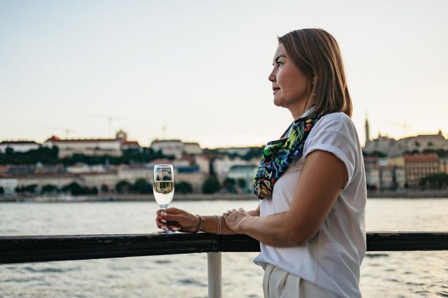 Budapest: Sightseeing Cruise on the Danube - Who gets the most from this $21 cruise