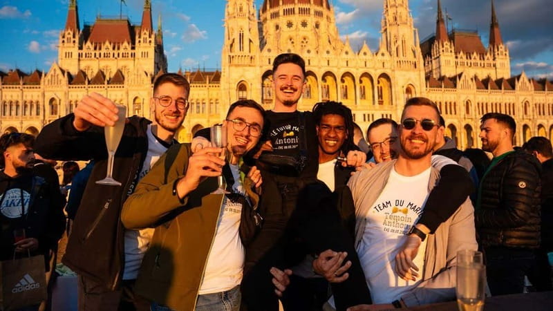 Budapest: Sip and Sail River Cruise with Unlimited Prosecco - Fisherman’s Bastion, Buda Castle, and the Chain Bridge