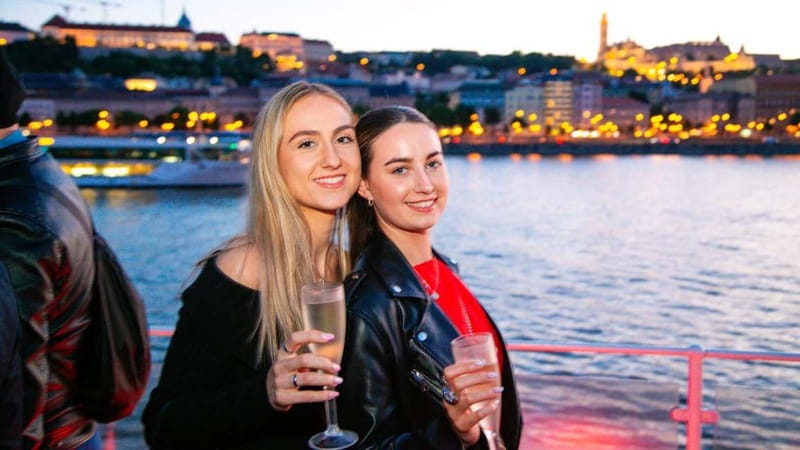 Budapest: Sip and Sail River Cruise with Unlimited Prosecco - Practical tips for a smoother evening