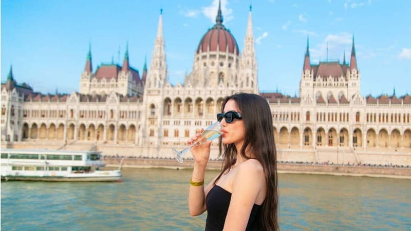 Budapest: Sip and Sail River Cruise with Unlimited Prosecco - What the 75-minute cruise actually feels like