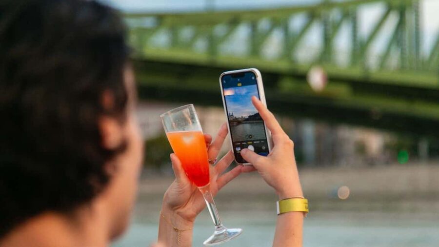 Budapest: Sip & Sail Danube Cruise with Prosecco Cocktails - The view is the star, not the commentary
