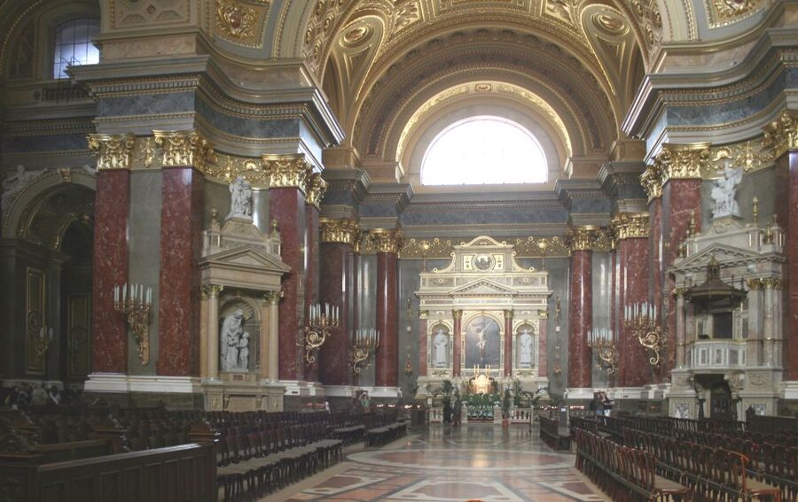 Budapest: St Stephen's Basilica Tour - Dress, access, and simple planning advice