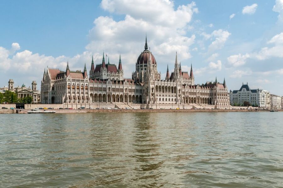 Budapest: Summer Brunch & Cruise with Prosecco or Cake - Key points to know before booking