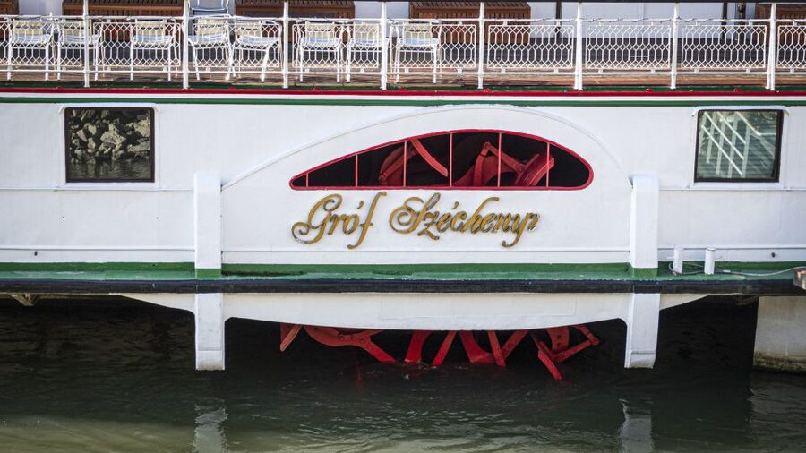 Budapest: Summer Brunch & Cruise with Prosecco or Cake - What the cruise does not provide