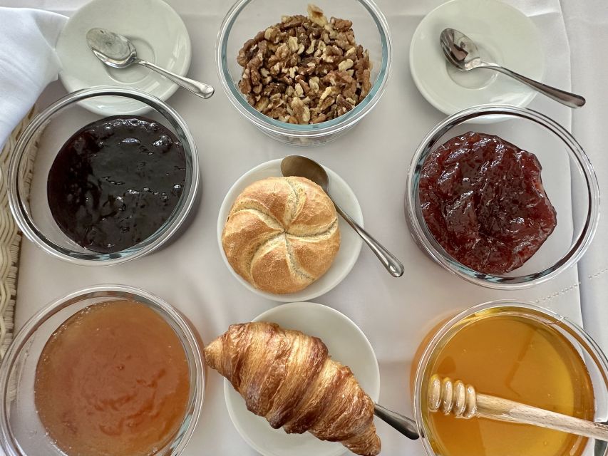 Budapest: Summer Brunch & Cruise with Prosecco or Cake - Practical details that affect your morning