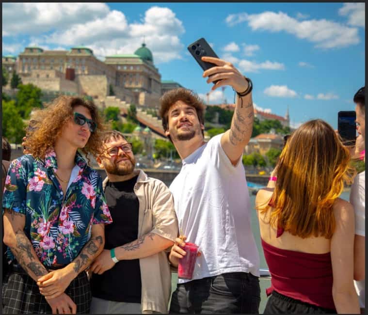 Budapest: Sunset Cruise with 2 Cocktails - Practical ways to make the hour count