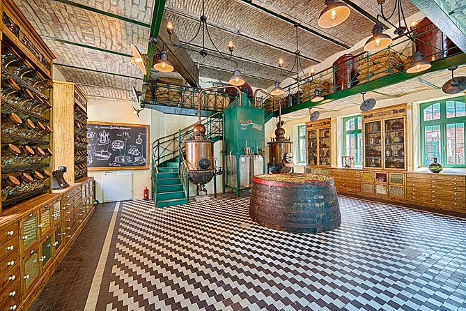 Budapest Tuk Tuk Tour with House of the Unicum Distillery Visit - Why the tuk-tuk works well in Budapest