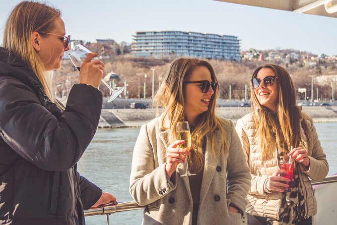 Budapest Unlimited Prosecco and Wine Cruise Day or Sunset Option - Service can make or break the hour