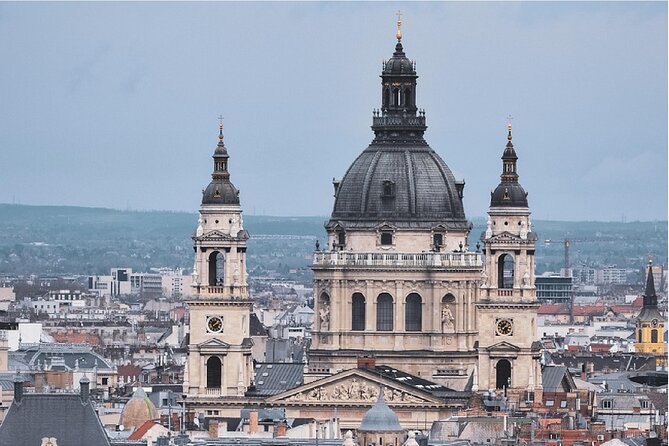 Budapest Walking Tour: Explore Top Sights & Hidden Gems - What the guide adds to the walk