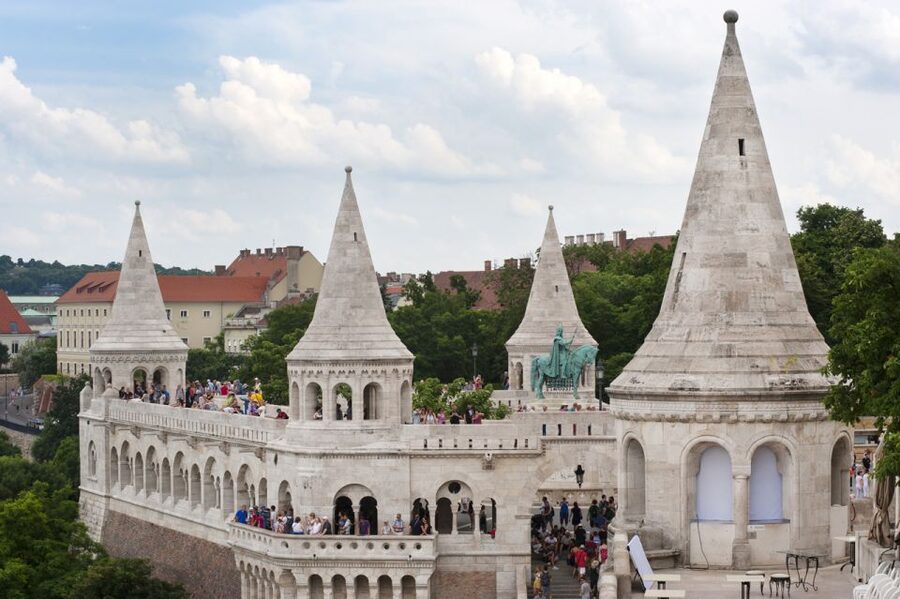 Budapest: Walking Tour in German - Buda Castle and the royal quarter