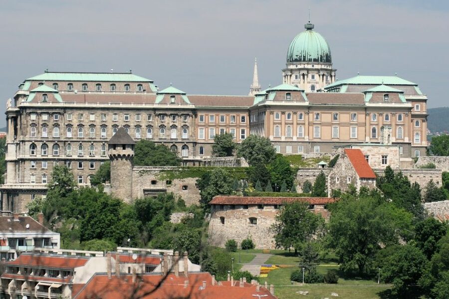 Budapest: Walking Tour in German - What $41 buys you