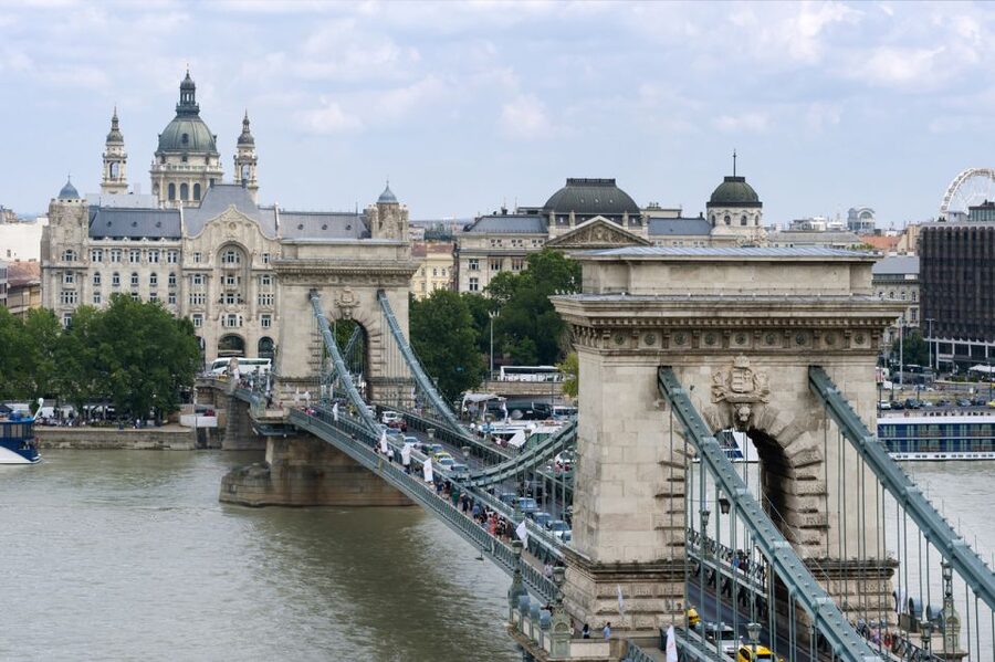 Budapest Walking Tour with a Professional Local Guide - What the guides add to the experience