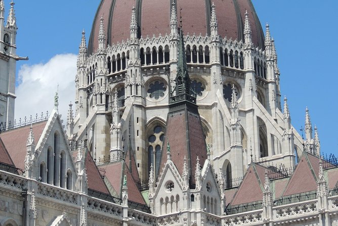 Budapest Walking Tour with Your Private Guide: 10+ Highlights - Climbing into Buda at Sándor Palace