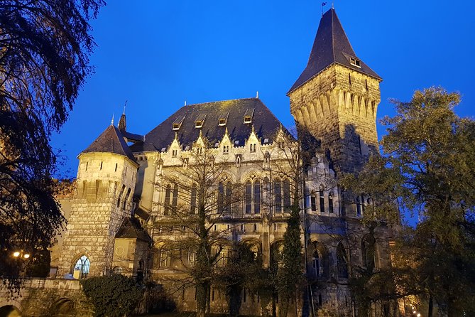 Budapest Walking Tour with Your Private Guide: 20+ Highlights - Lángos and a break at Central Market Hall
