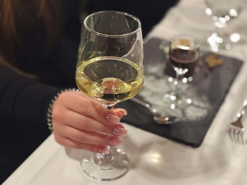 Budapest: Wine & Dine Cruise on the Danube - Should you book the Gróf Széchenyi wine cruise?