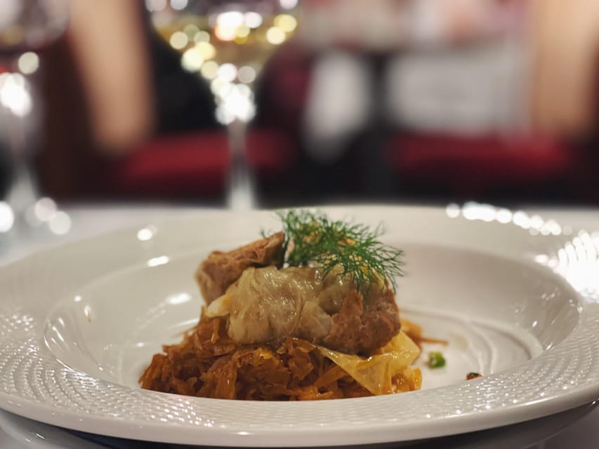 Budapest: Wine & Dine Cruise on the Danube - What the five-course tasting format means