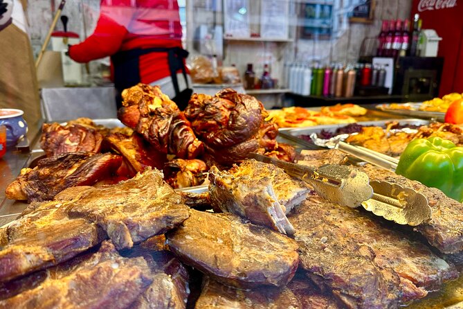 Budapest Wonderland - A Christmas Market Tour with Chimney Cake & Mulled Wine - What the guides add to the experience