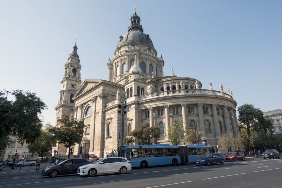 Castle District & Pest Driving Tour with Danube River Cruise - Key points to know before booking