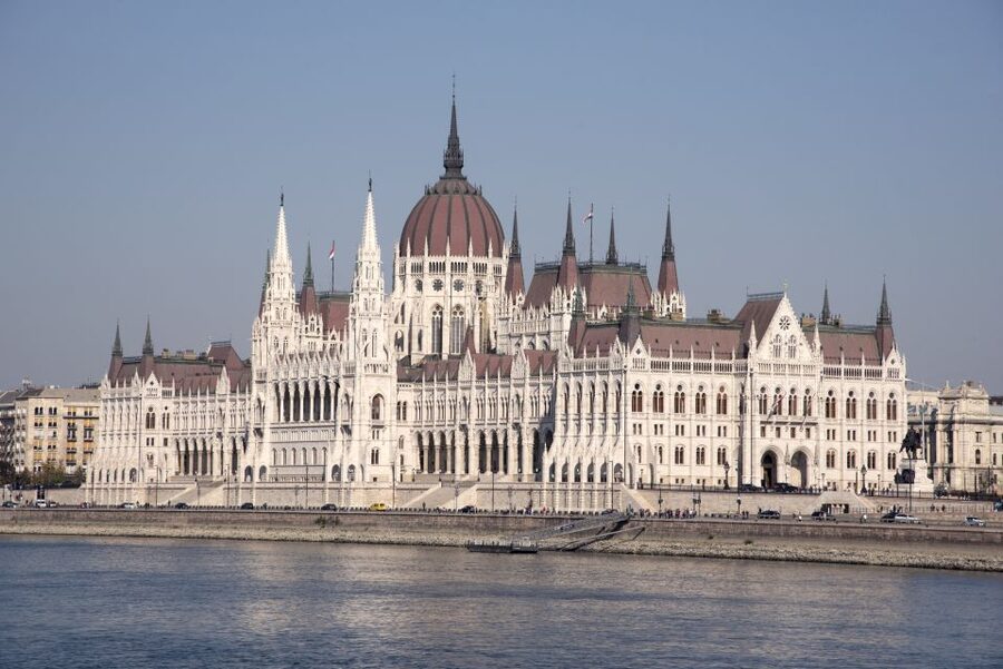 Castle District & Pest Driving Tour with Danube River Cruise - Practical details that can make the day easier