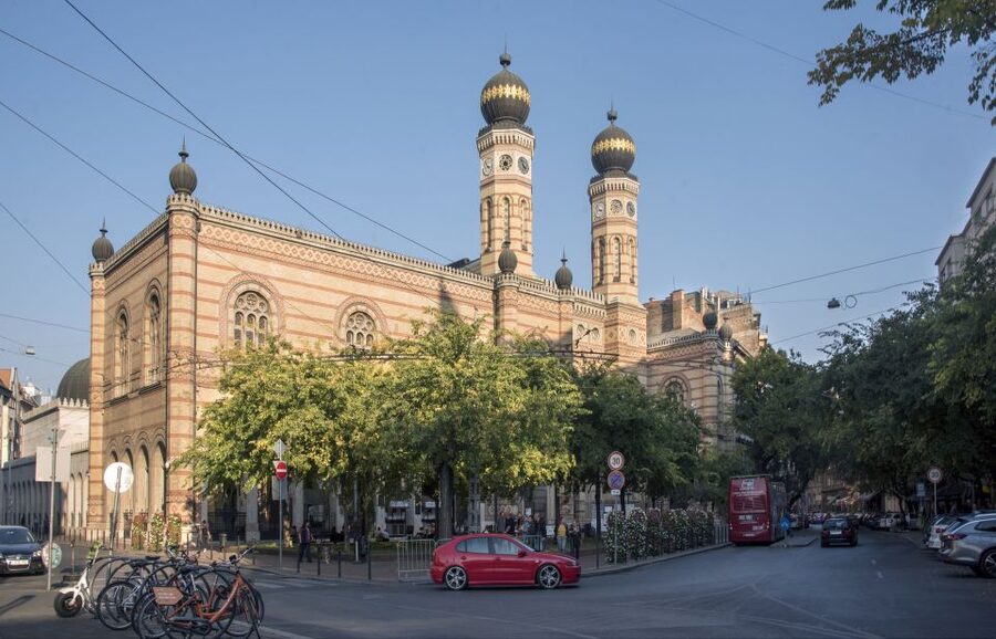 Castle District & Pest Driving Tour with Danube River Cruise - Starting near Parliament and crossing into Buda