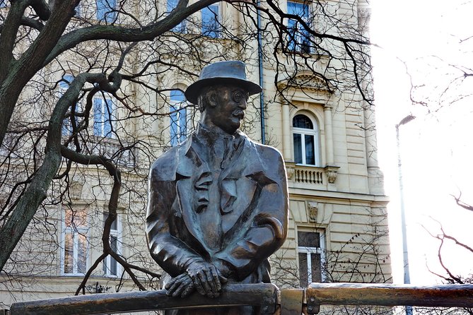 Communism in Hungary with a Historian - The metro ride and the move to Buda