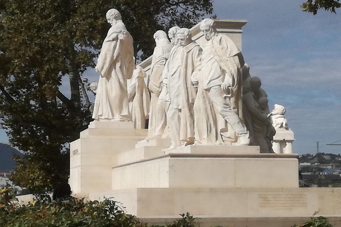 Communist Budapest Private Walking Tour - Reagan’s statue and the meaning of gratitude
