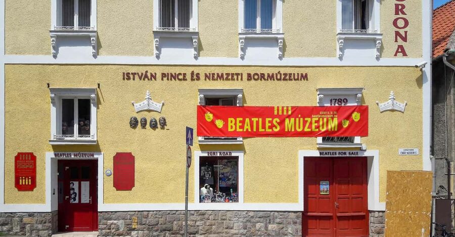 EGRI ROAD BEATLES MUSEUM - Starting in the cellar with the Beatles story