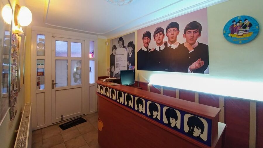 EGRI ROAD BEATLES MUSEUM - The memorabilia: rare items and familiar symbols