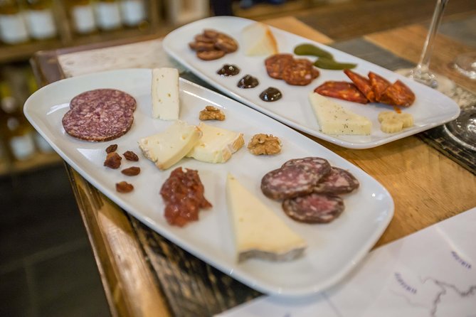 Evening Wine, Cheese, & Charcuterie Tasting in Budapest - How the teaching feels in practice