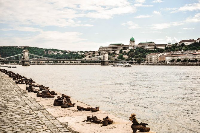 Exclusive Budapest City Tour by Luxury Car - Half Day - What the $314.25 price really buys