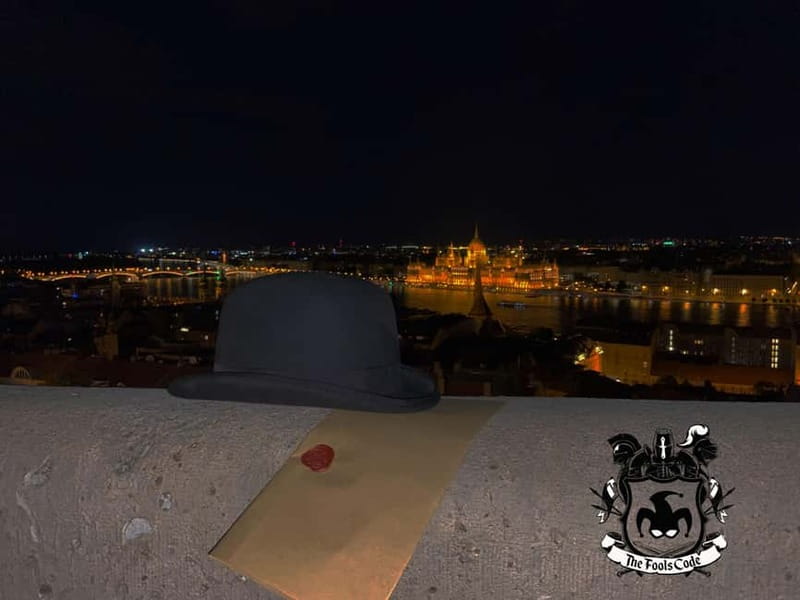 FoolsCode: EscapeRoom/Sightseeing tour with Actor Tourguide - Meeting the lawyer beside Matthias Church
