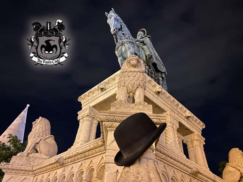 FoolsCode: EscapeRoom/Sightseeing tour with Actor Tourguide - Following clues around Matthias Church