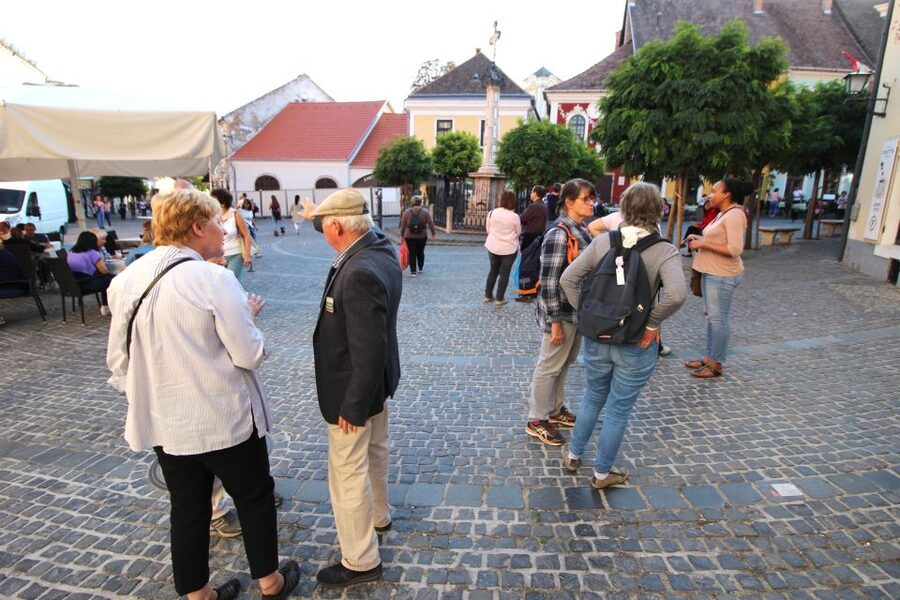 From Budapest: Danube Bend & Szentendre Tour with Lunch - Szentendre and the artists’ village