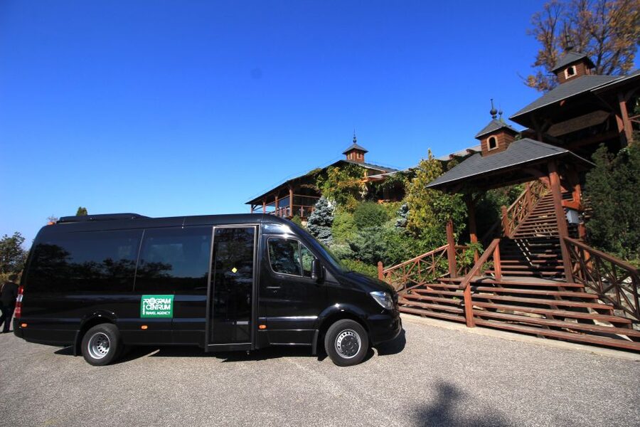 From Budapest: Danube Bend & Szentendre Tour with Lunch - What the $128 price really covers