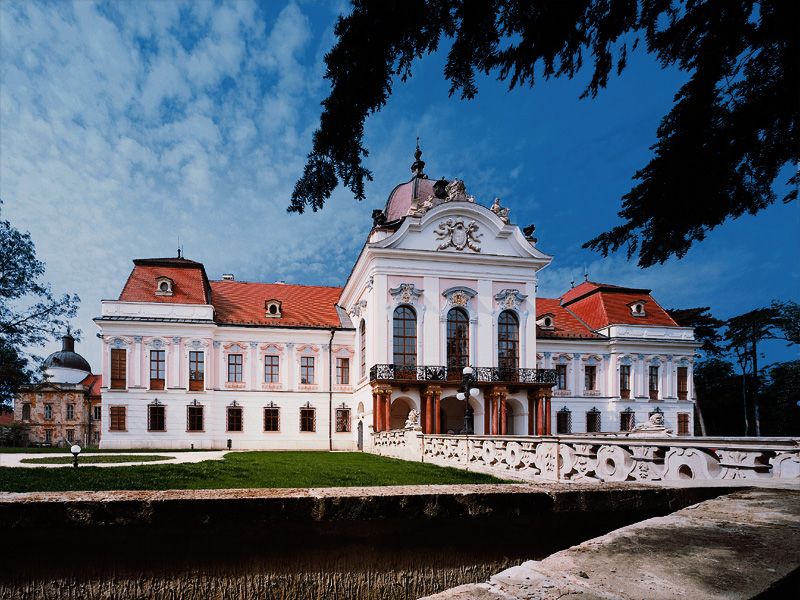 From Budapest: Gödöllő Royal Sissi Guided Tour - Sissi beyond the famous portrait