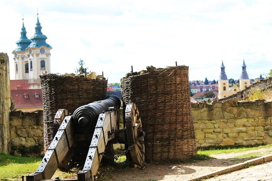 From Budapest: Guided Tour of Eger with Wine Tasting - The optional thermal springs at Egerszalók