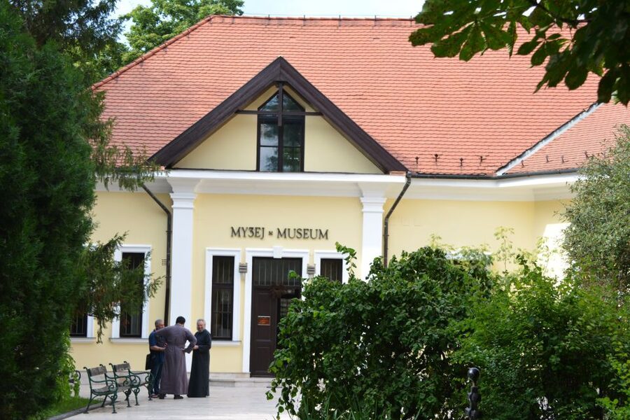 From Budapest: Szentendre Artists' Village Tour - The 40-minute ride north