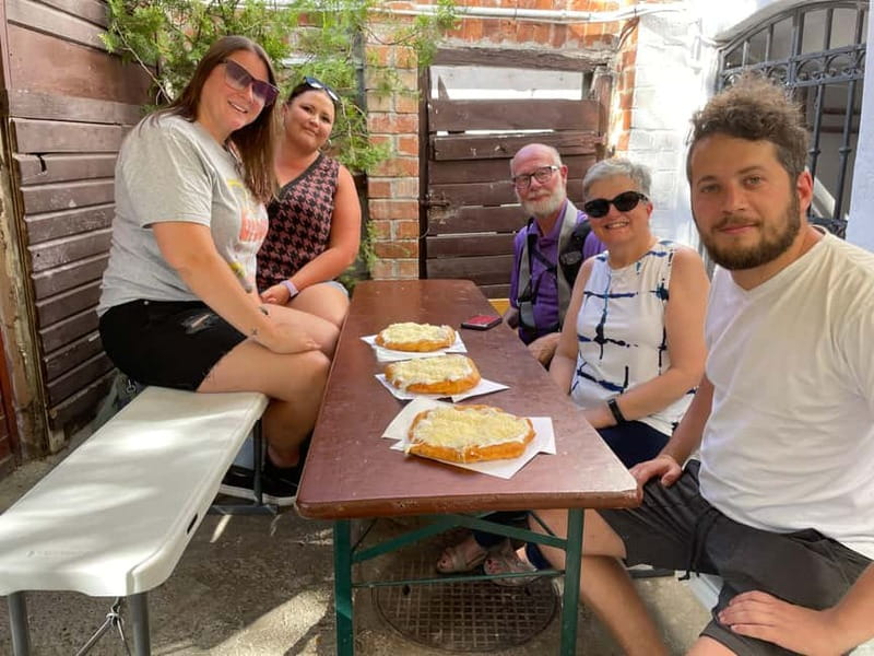 From Budapest: Szentendre Day Trip with Street Food - Food tasting in a 20-minute local stop