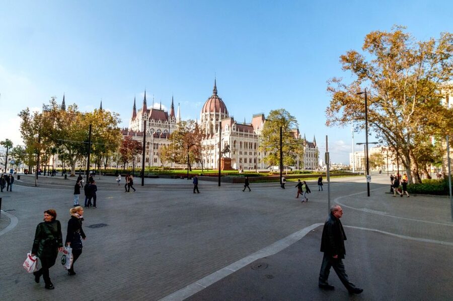 From Vienna: Guided Day Trip to Budapest - Heroes’ Square and the first Budapest photographs