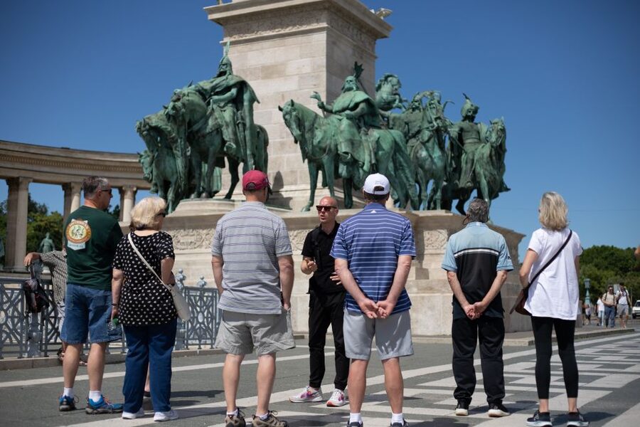 Full Day Budapest City Tour with Lunch, Wine & Dessert - Who will get the most from this Budapest day?
