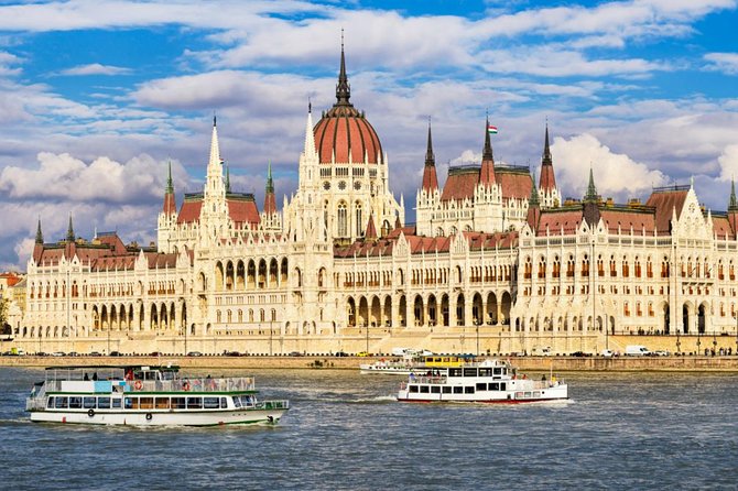 Full Day Private Budapest City Tour With Lunch and Cruise option - A smart first day in Budapest