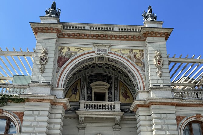 Gems of the Budapest Castle District Walking Tour - The Turul, King Matthias, and the royal courtyard