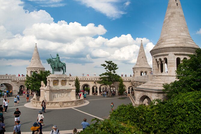 Guided Tour in Budapest Castle District - Sándor Palace and the ceremonial guards