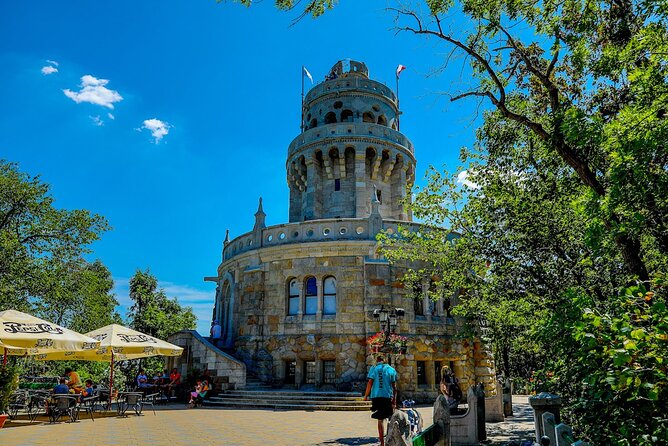Hiking + Chairlift ride + viewpoints in Budapest - Starting at Széll Kálmán tér at 9:45 am