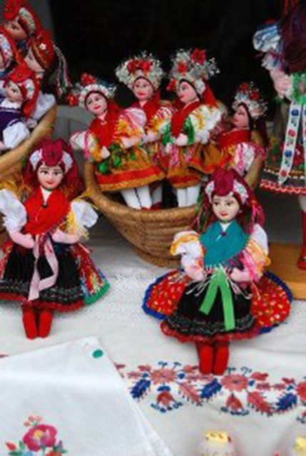 Hollókő Ethnographic Village: Day Tour from Budapest - Costumes, crafts, music, and local food