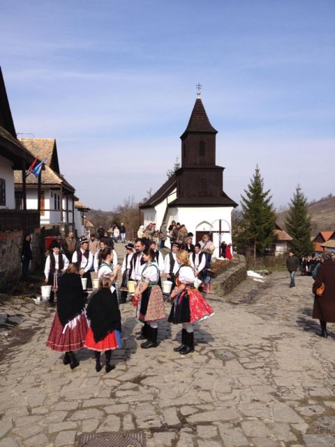 Hollókő Ethnographic Village: Day Tour from Budapest - What the private price means for your group